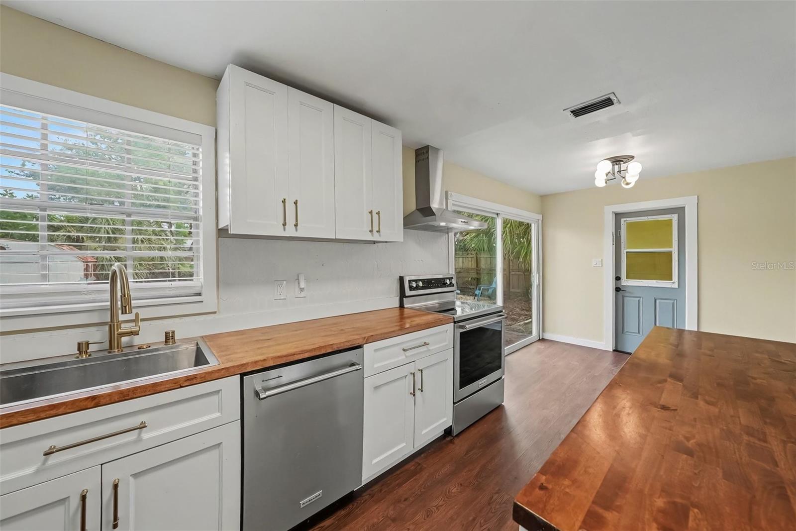 4733 W WISCONSIN AVE — photo 14