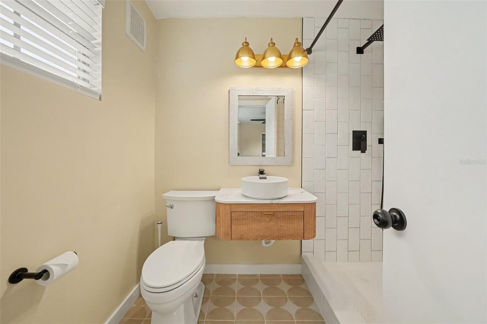 4733 W WISCONSIN AVE — photo 16