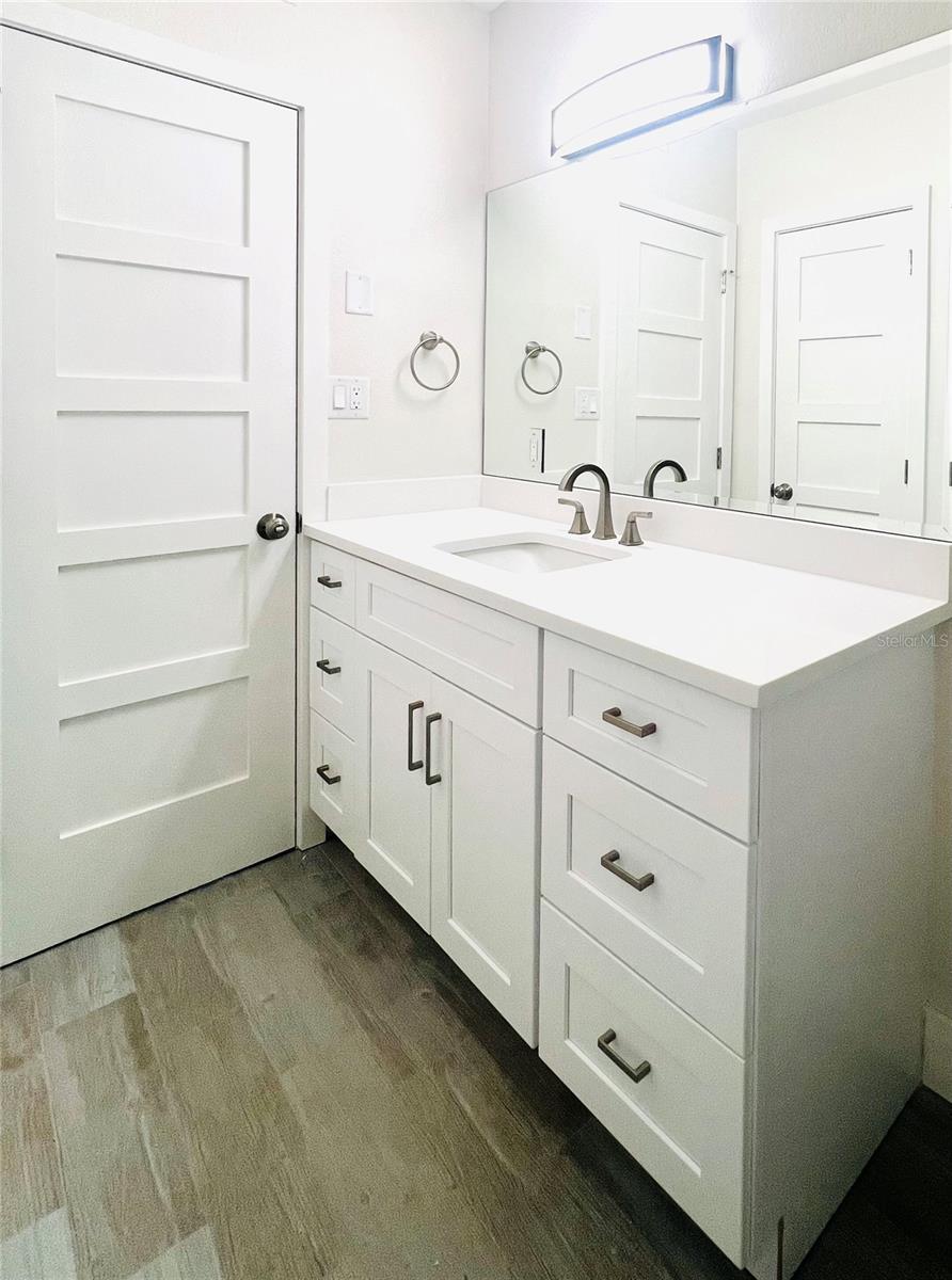 300 VENETIAN DR #2 — photo 14