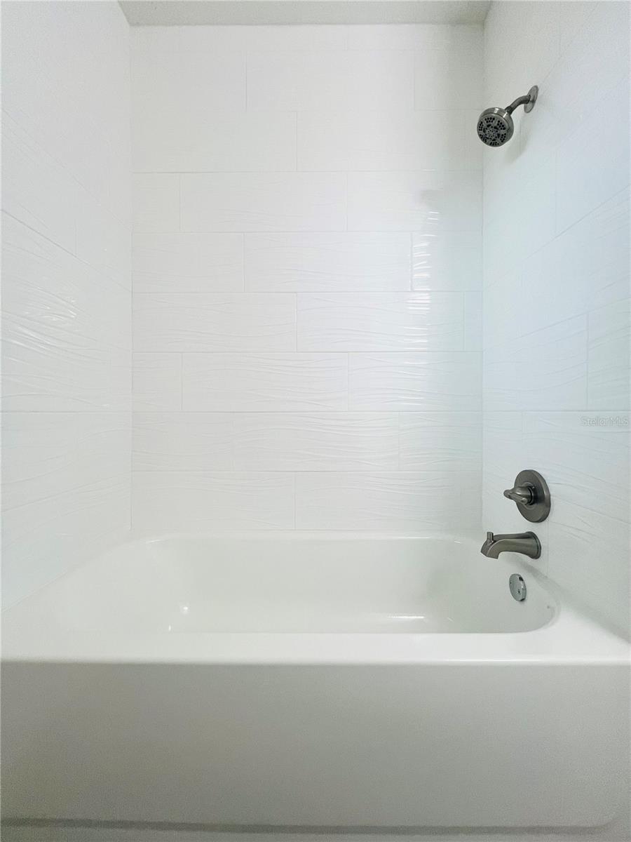 300 VENETIAN DR #2 — photo 16