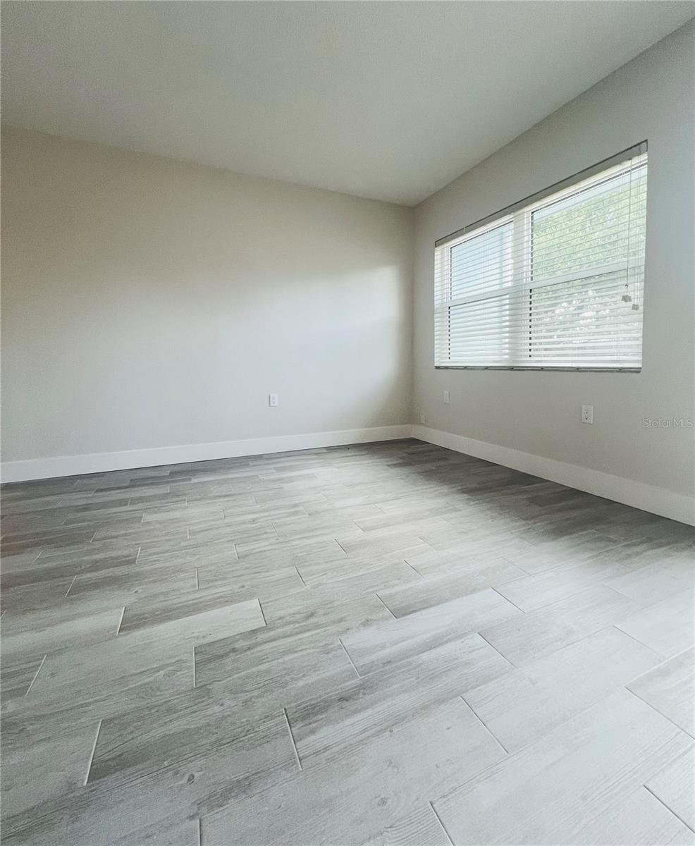 300 VENETIAN DR #2 — photo 12
