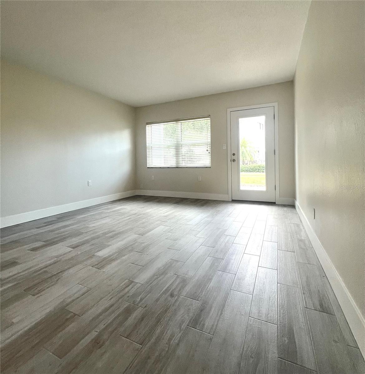 300 VENETIAN DR #2 — photo 11