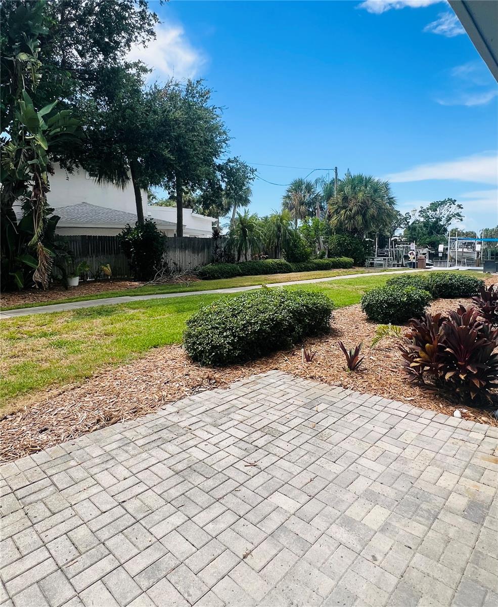 300 VENETIAN DR #3 — photo 19