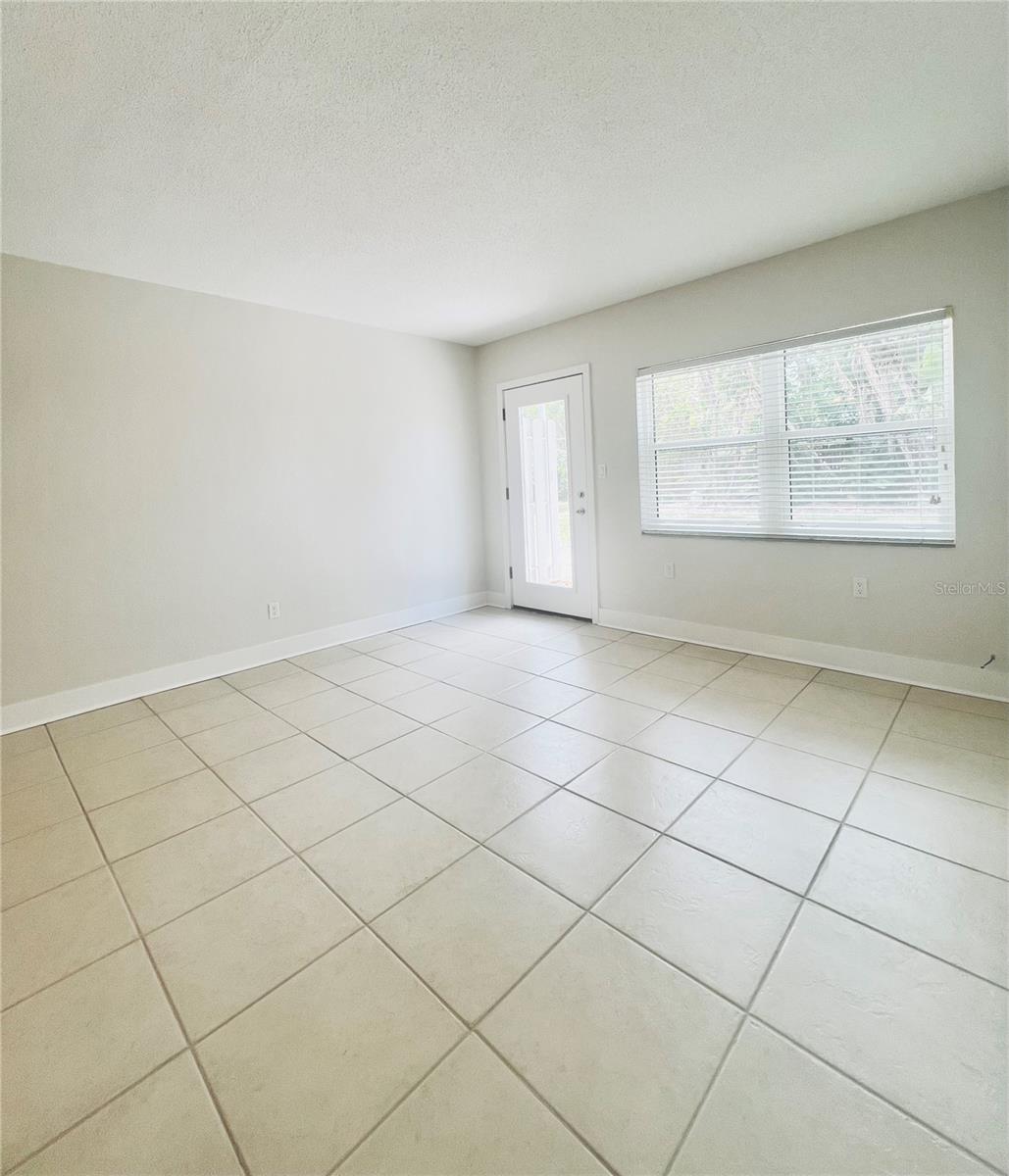 300 VENETIAN DR #3 — photo 11
