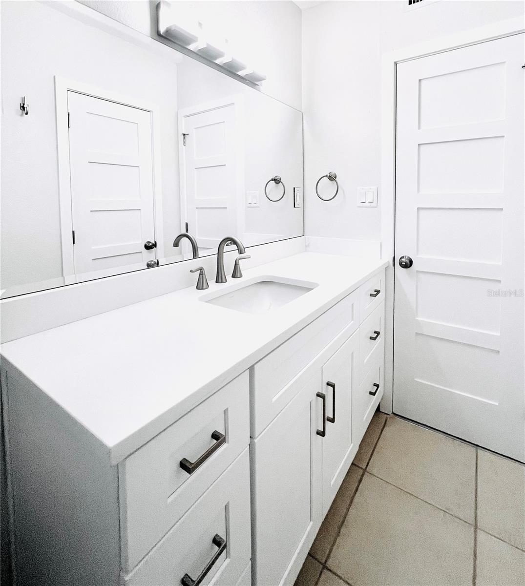 300 VENETIAN DR #3 — photo 16