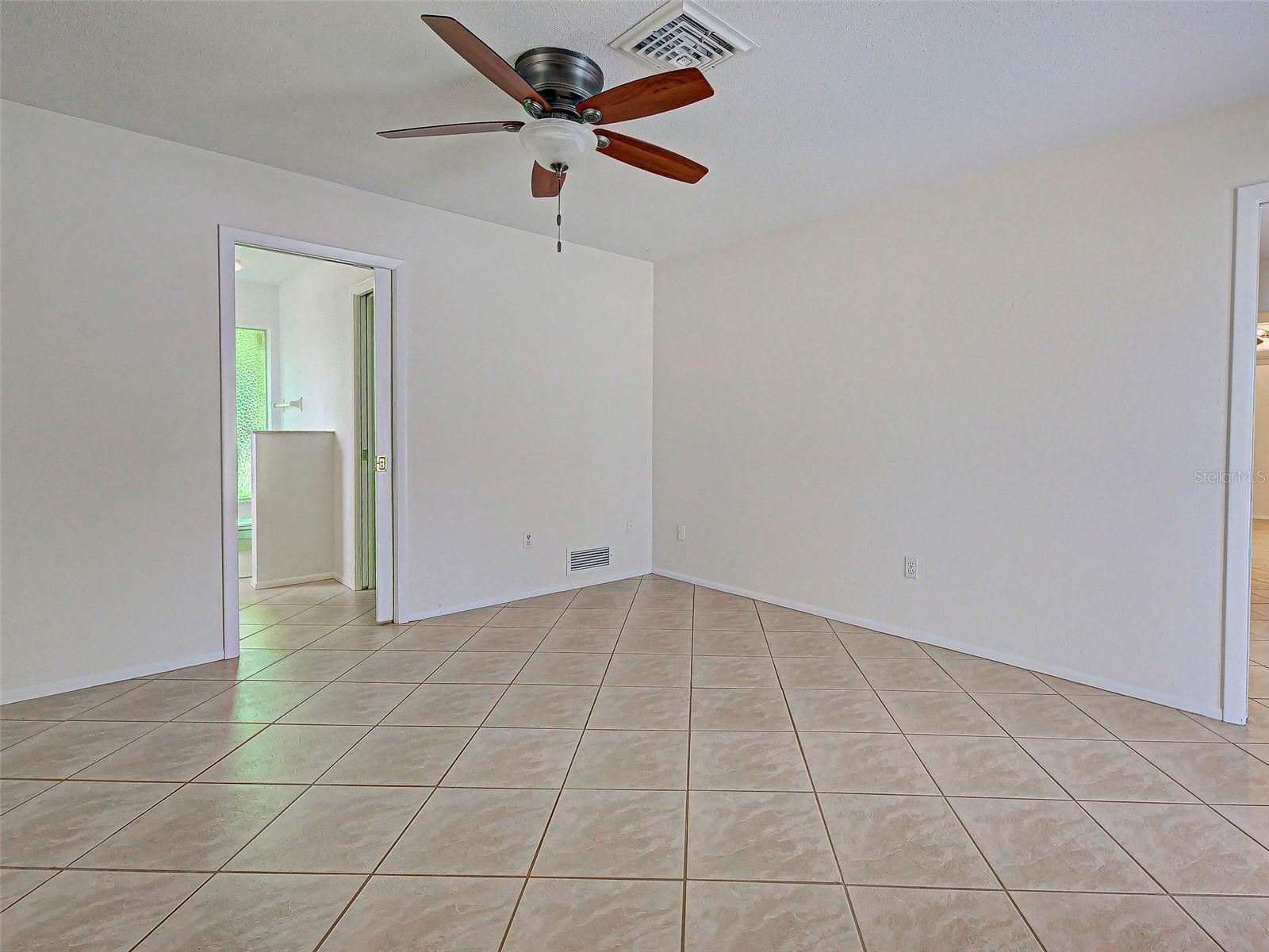 3640 STERLING RD — photo 40
