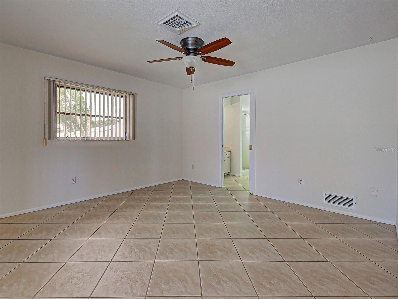 3640 STERLING RD — photo 39