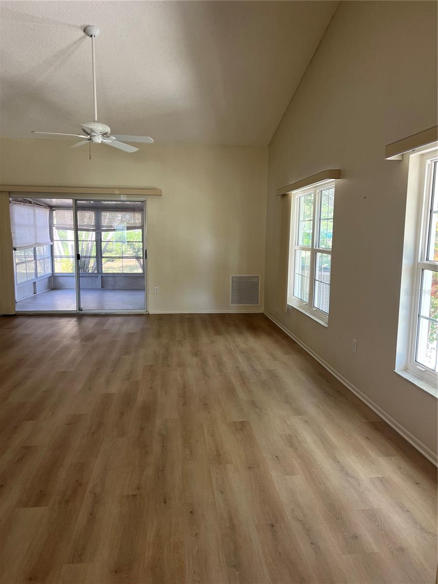 2387 BENTLEY DRIVE — photo 3