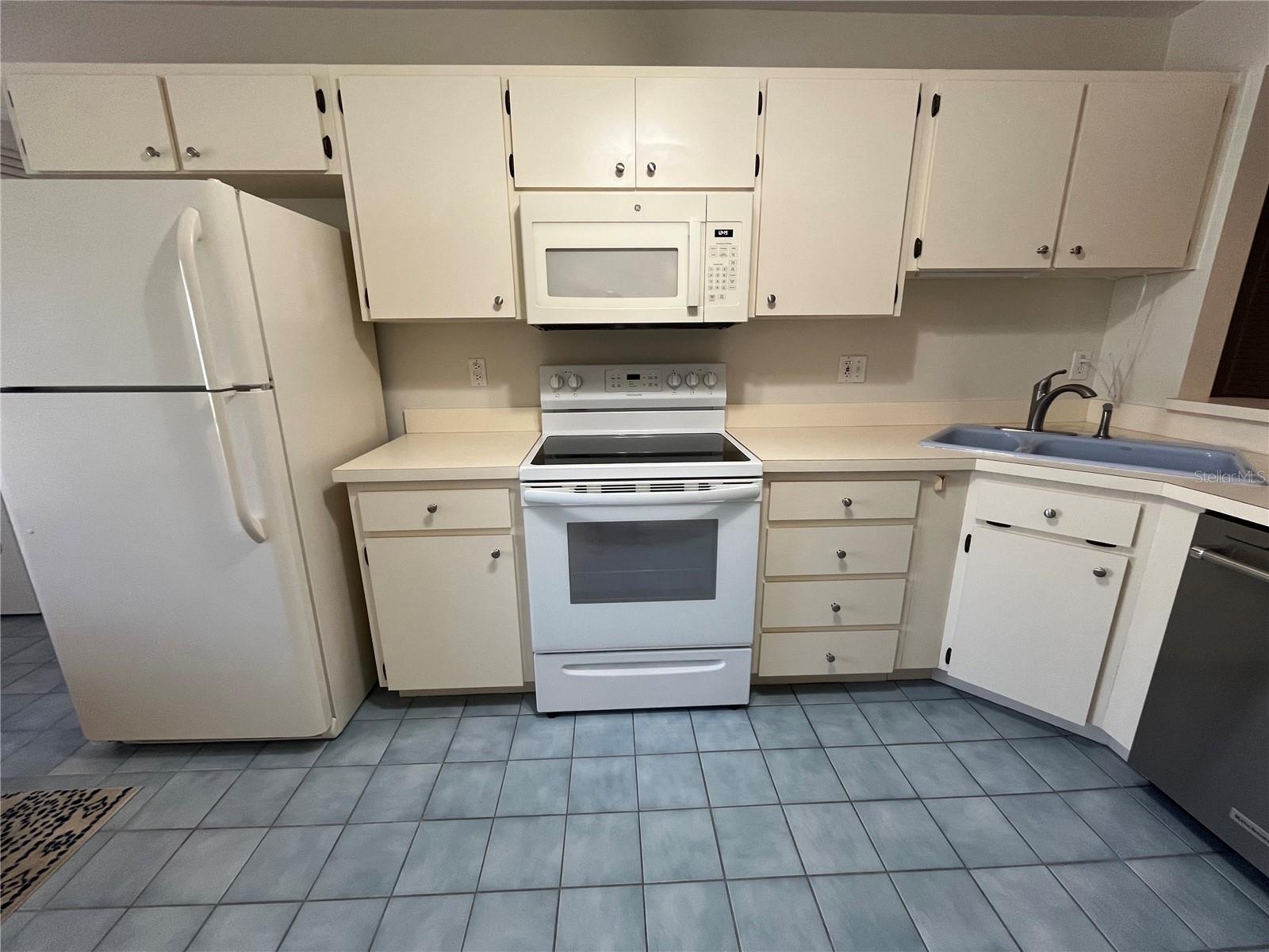 2387 BENTLEY DRIVE — photo 6