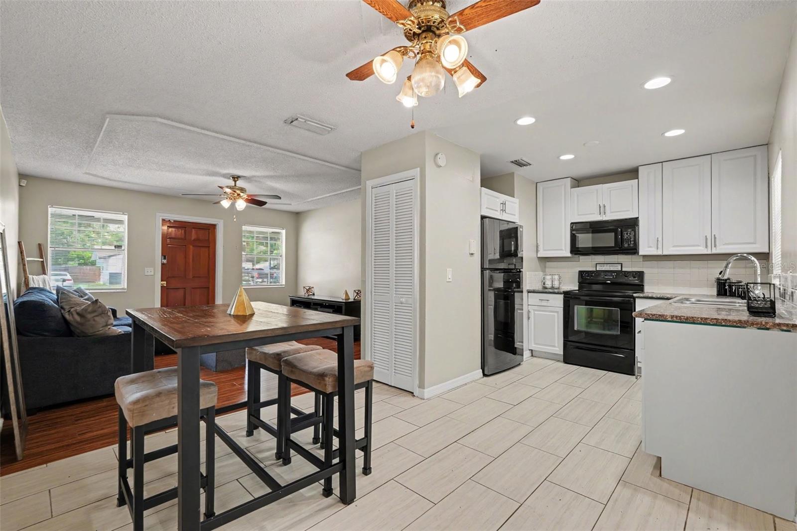 4419 DOLPHIN DR — photo 5