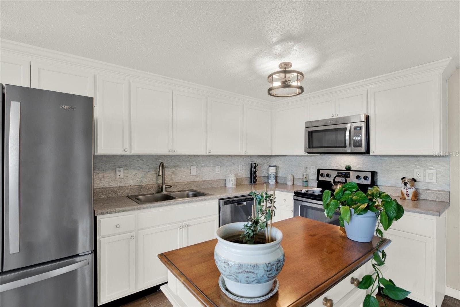 5642 DOVE DR — photo 2