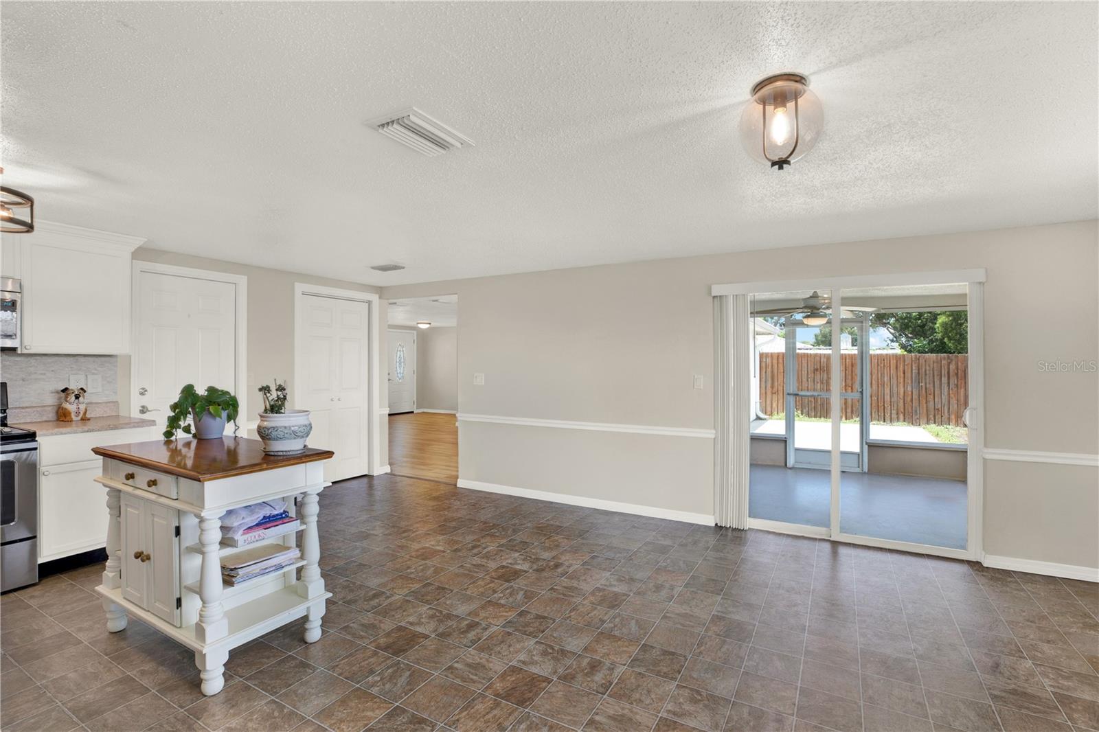 5642 DOVE DR — photo 10