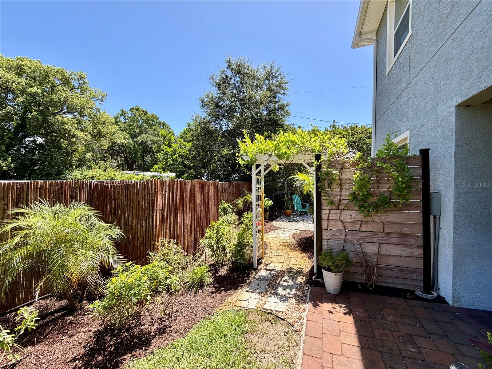 281 ASHLEY CT — photo 3