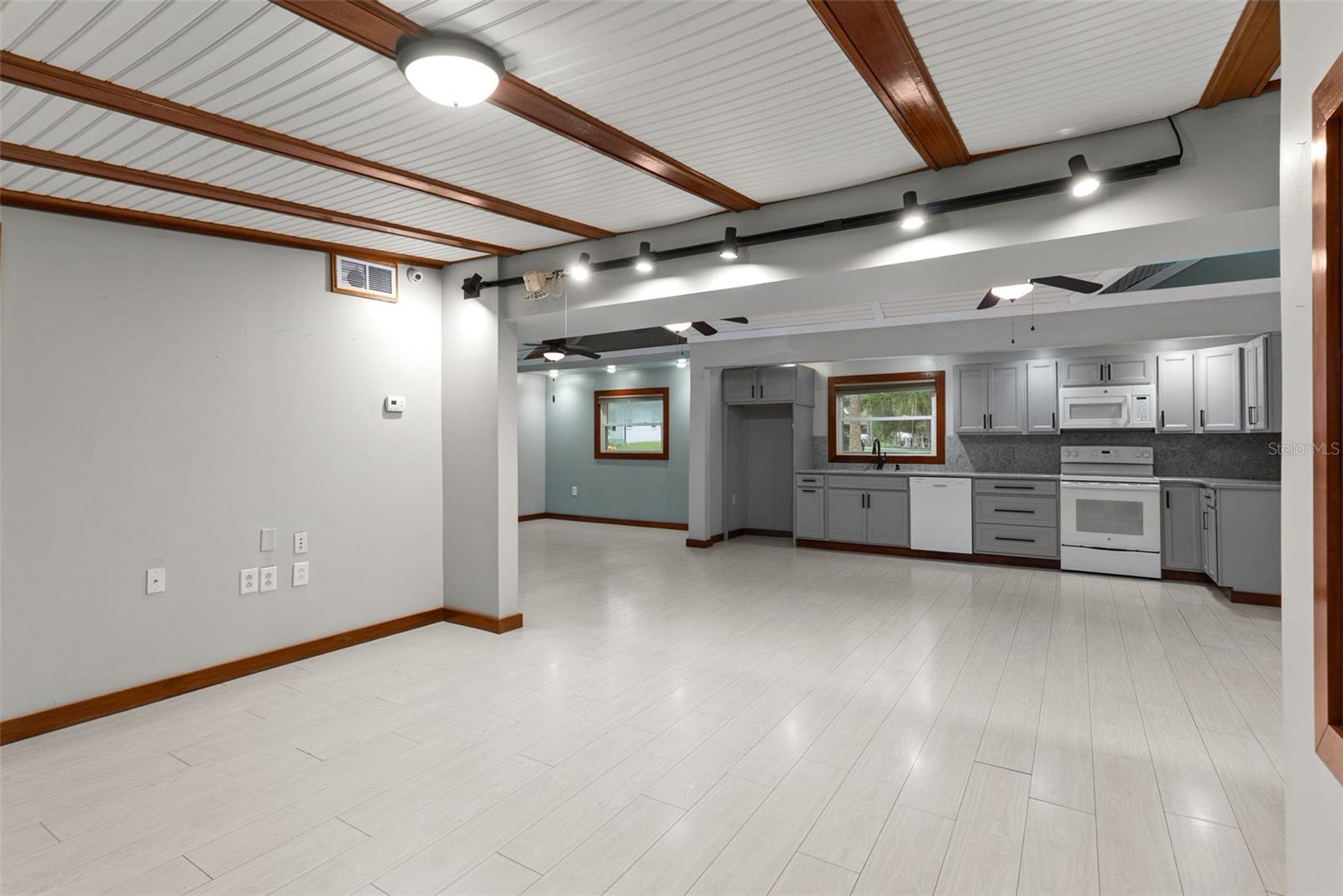 10519 BRIDGEWOOD DR — photo 5