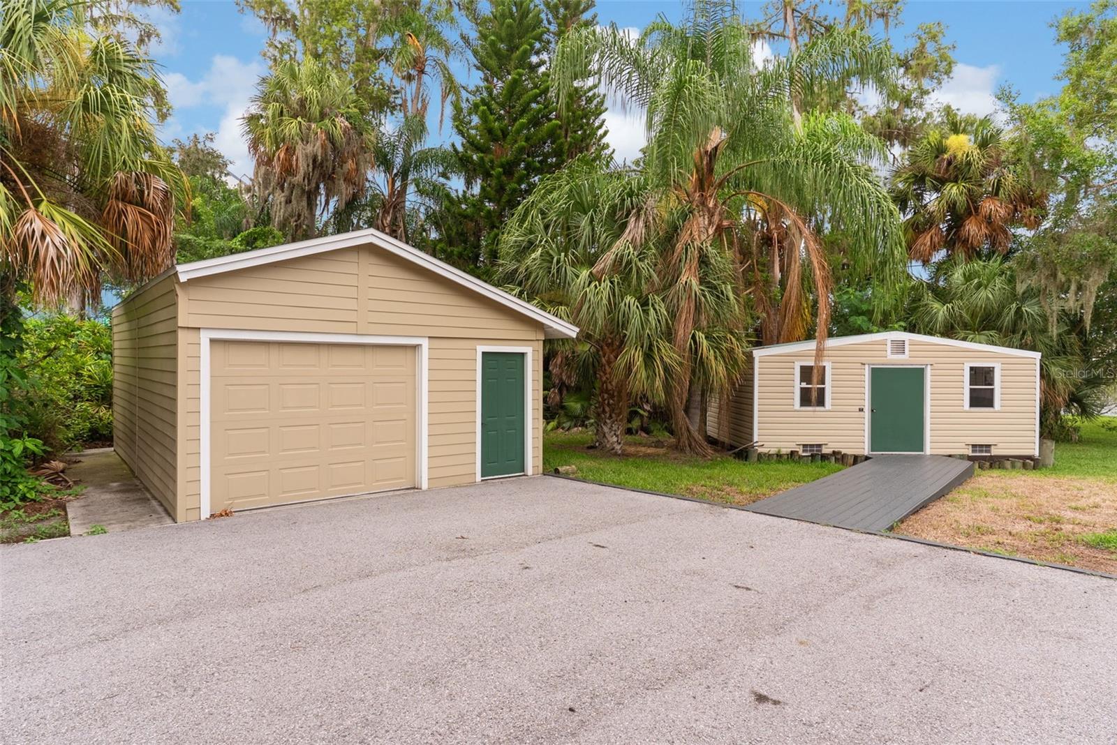 10519 BRIDGEWOOD DR — photo 33