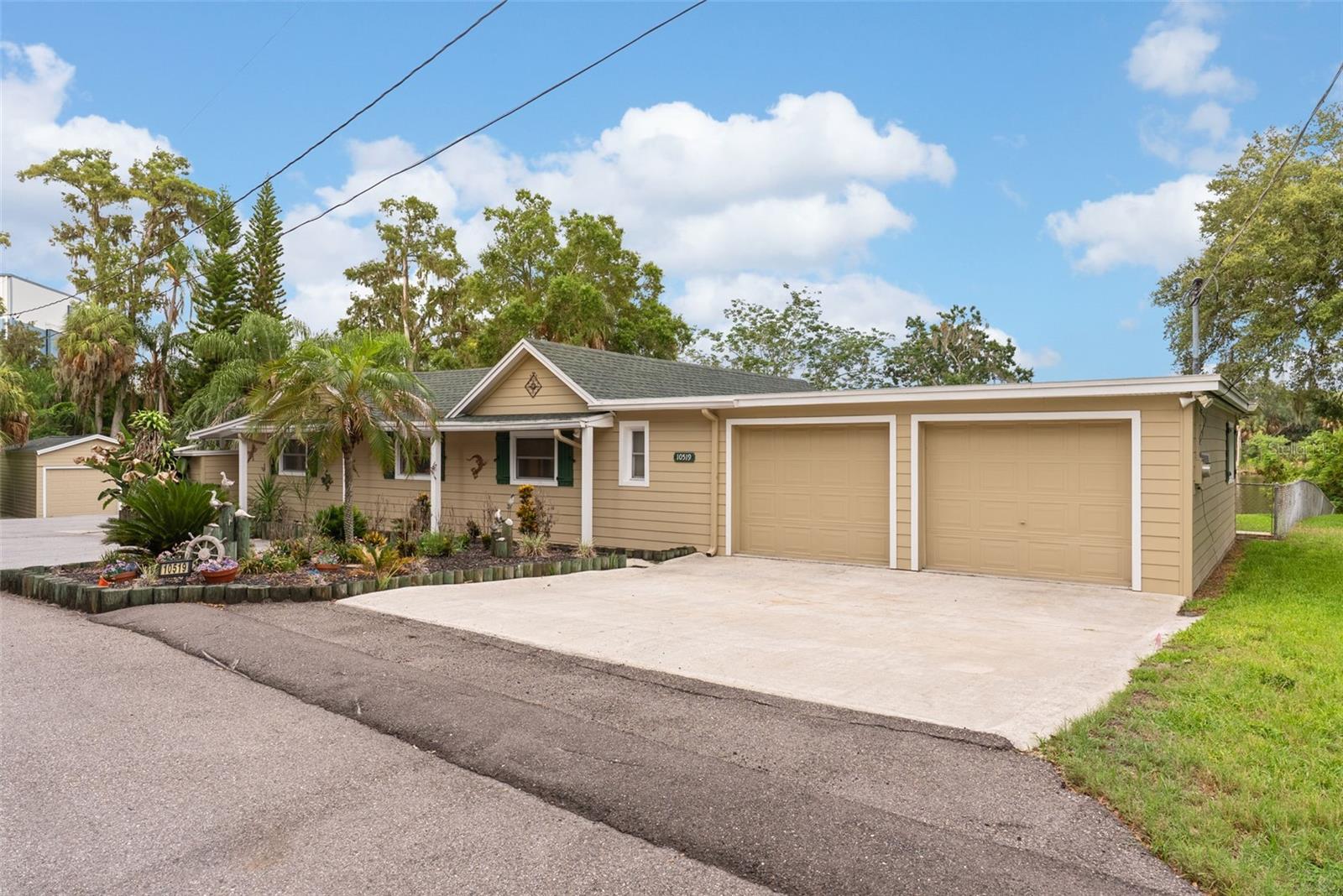 10519 BRIDGEWOOD DR — photo 2