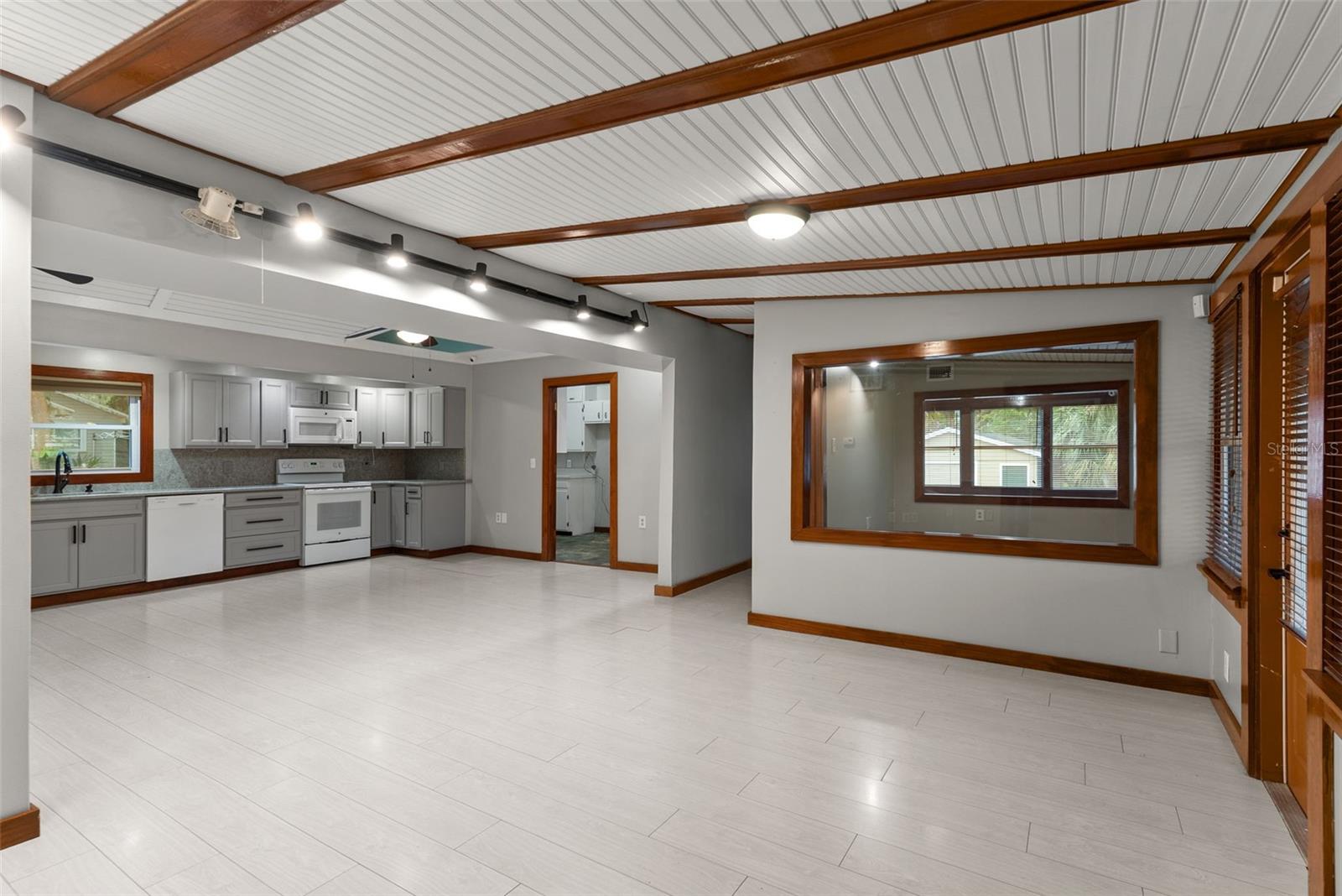 10519 BRIDGEWOOD DR — photo 4