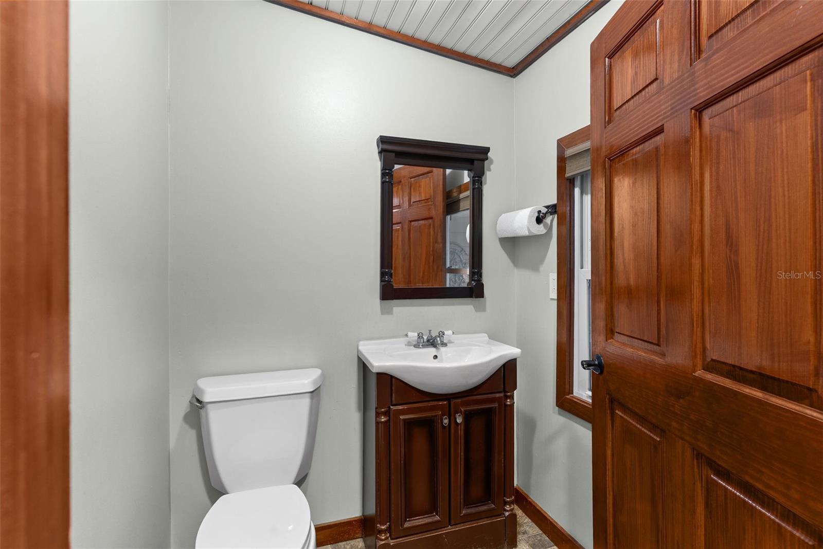 10519 BRIDGEWOOD DR — photo 19