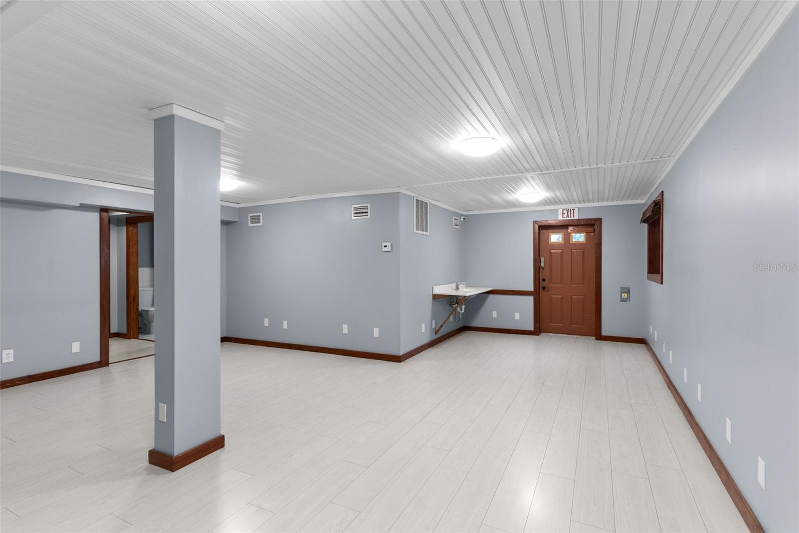 10519 BRIDGEWOOD DR — photo 25