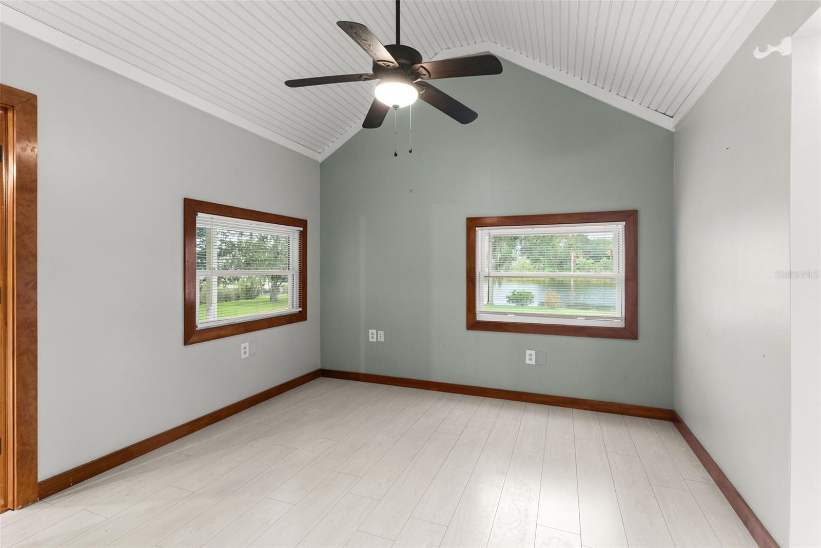 10519 BRIDGEWOOD DR — photo 9