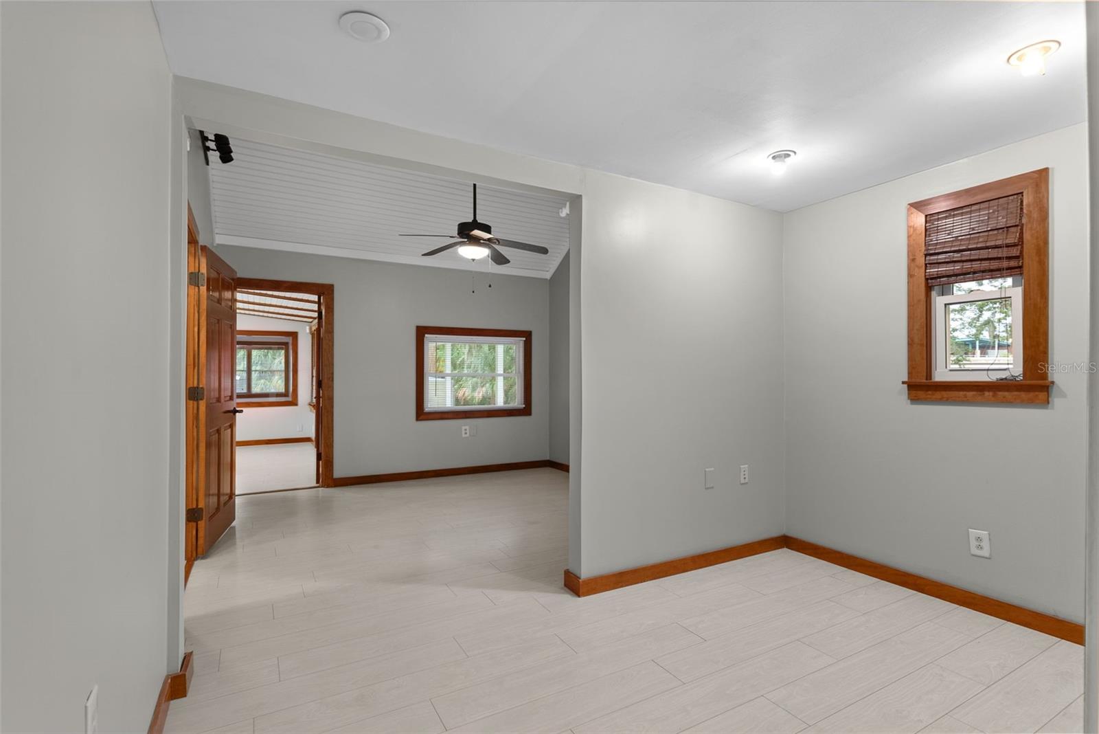 10519 BRIDGEWOOD DR — photo 20