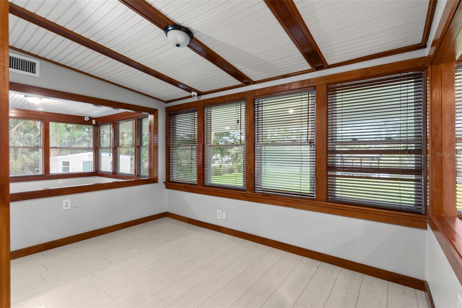 10519 BRIDGEWOOD DR — photo 15