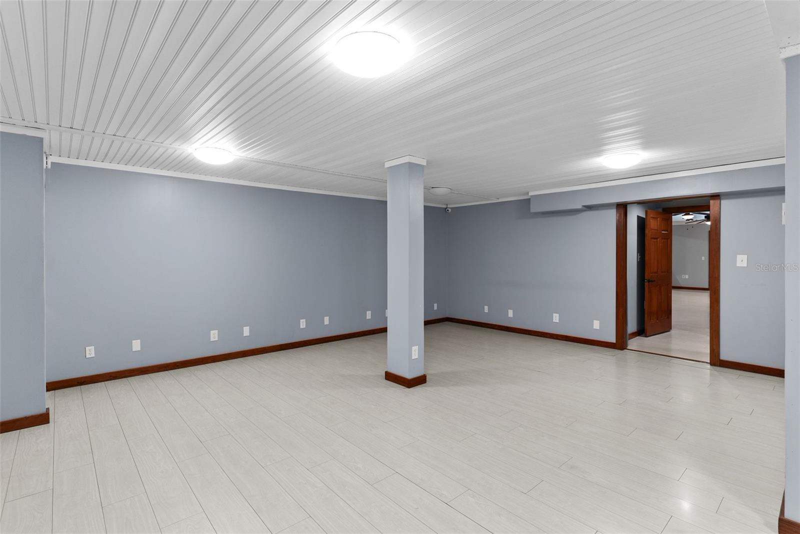 10519 BRIDGEWOOD DR — photo 24