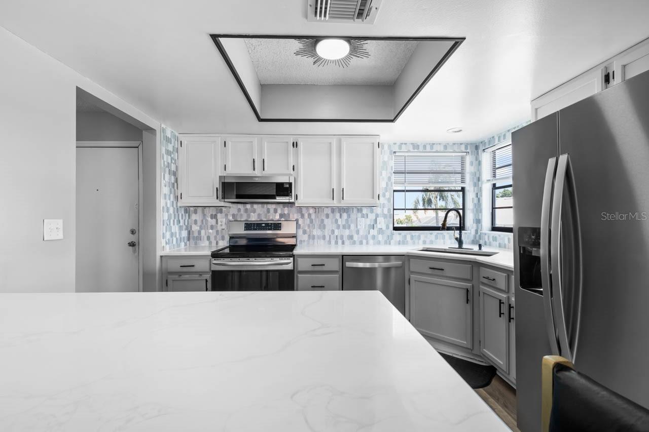 609 LIVELY DR #B — photo 6