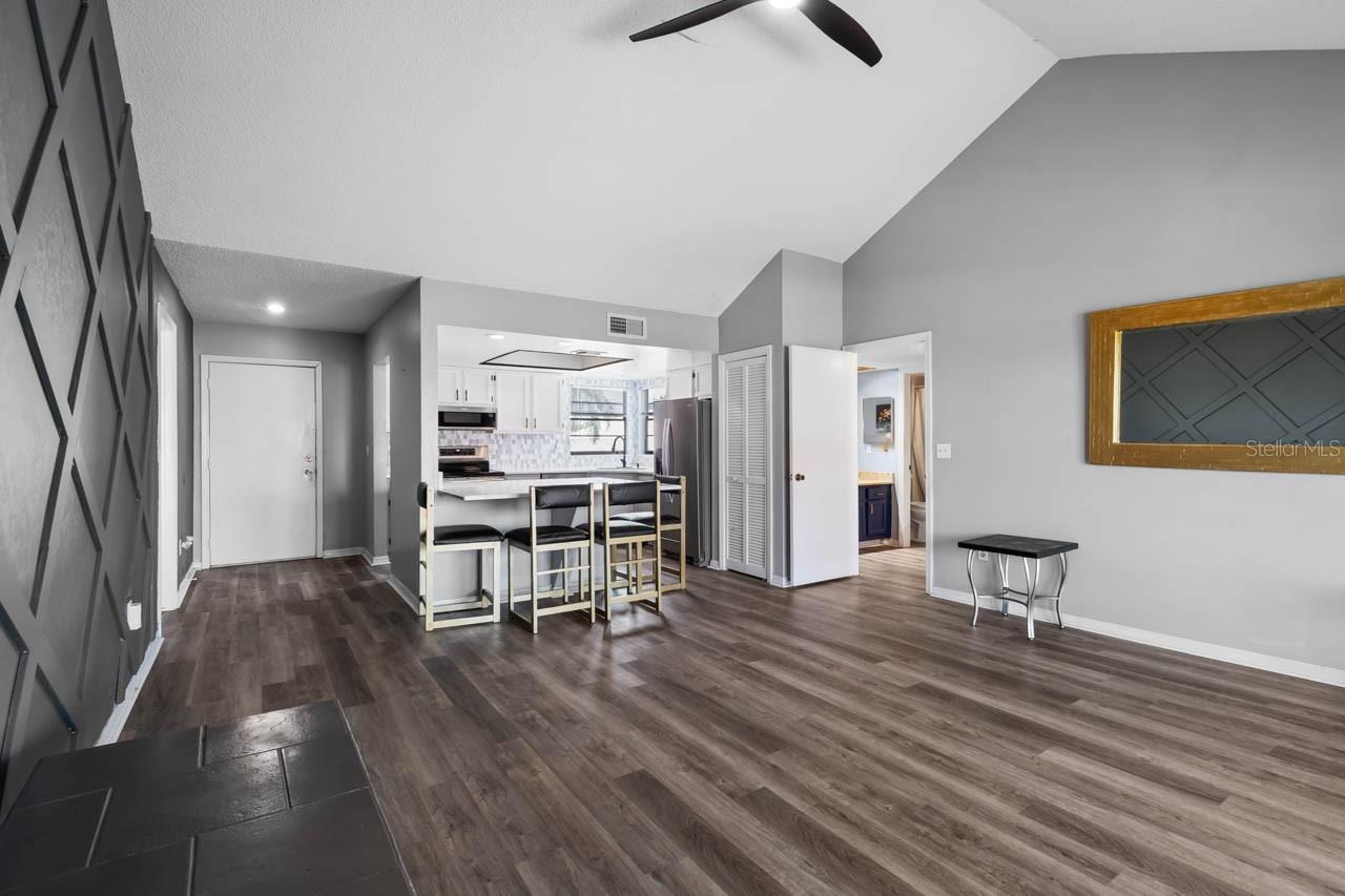 609 LIVELY DR #B — photo 12