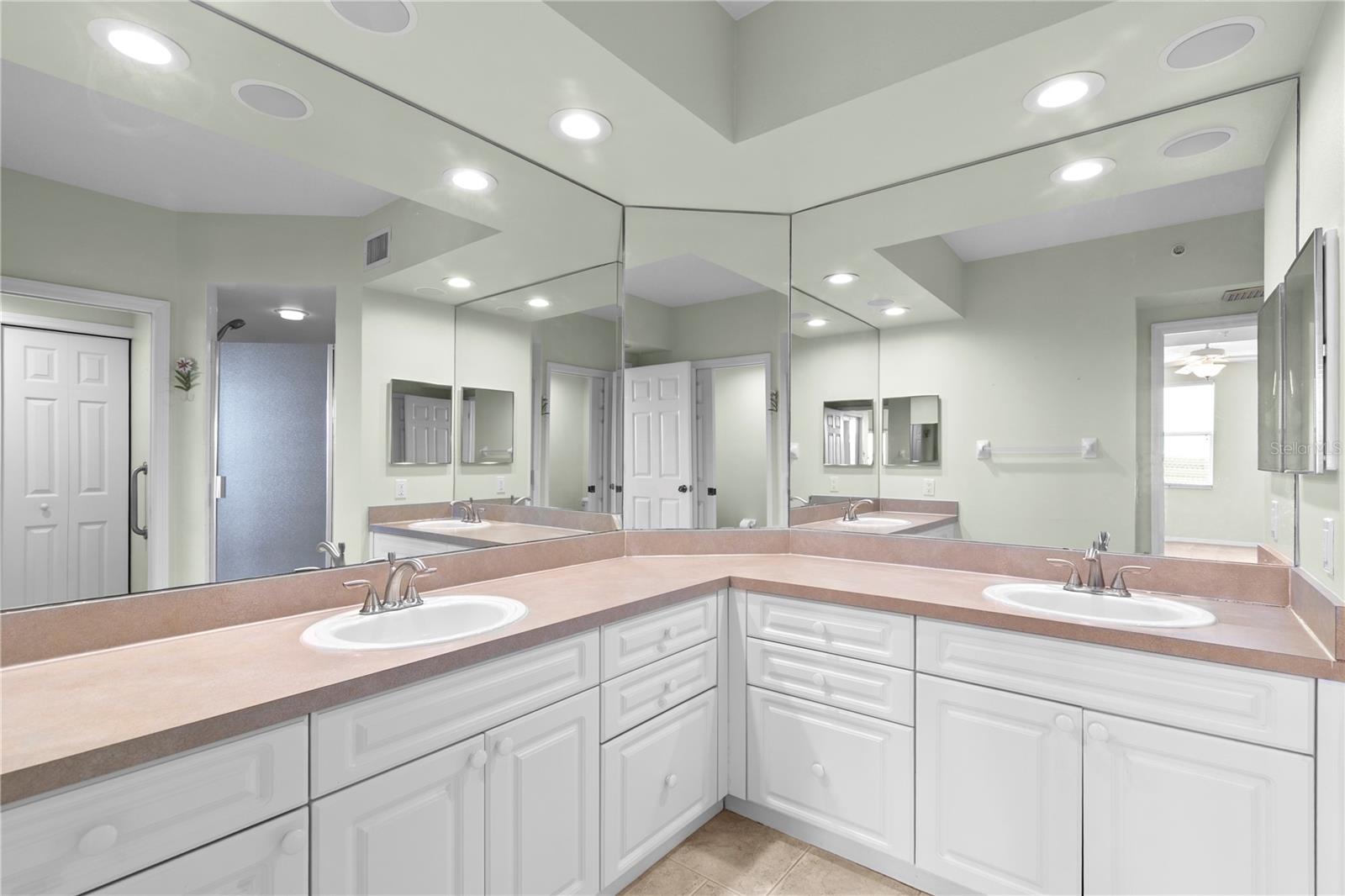 1200 COUNTRY CLUB DR #1301 — photo 34