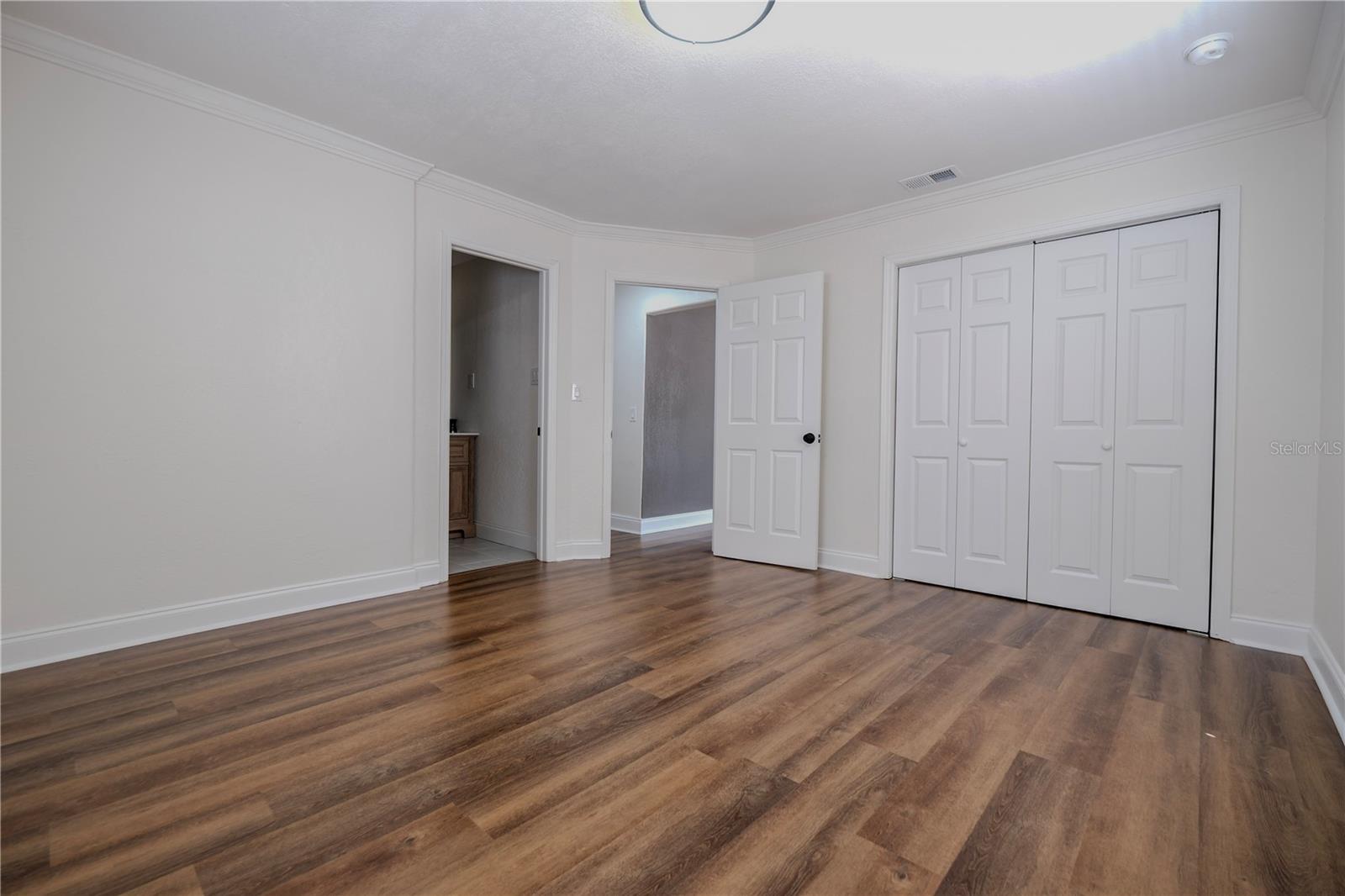 6018 N 49TH ST — photo 35