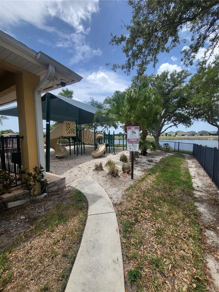 820 PARKER DEN DR — photo 32