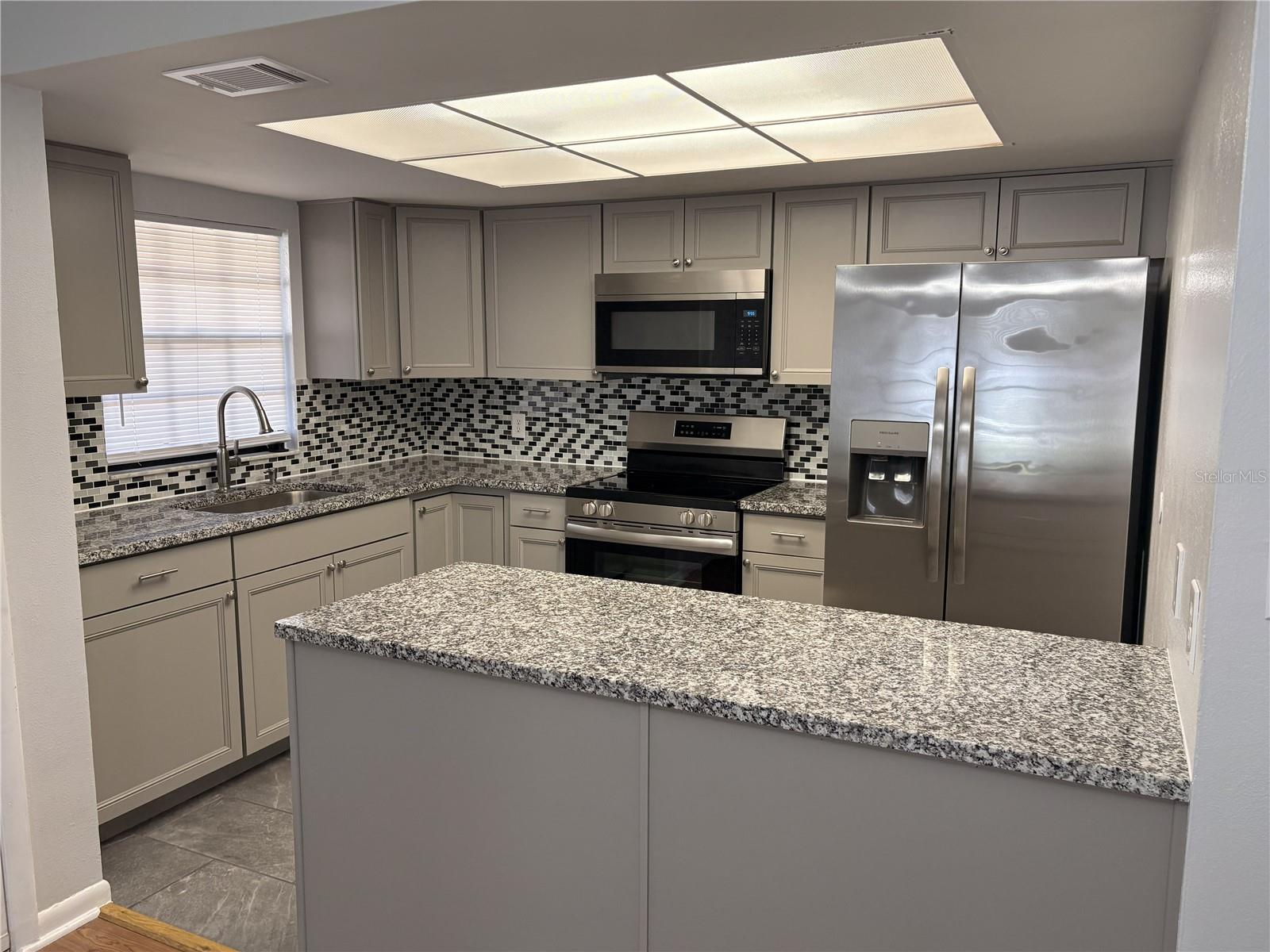 4015 ASHFORD GREEN PL #D202 — photo 2