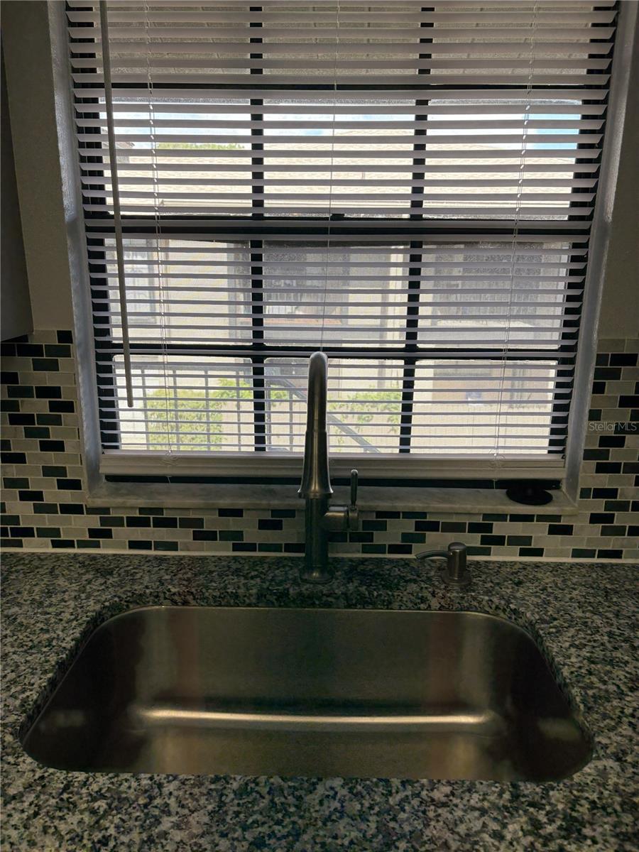 4015 ASHFORD GREEN PL #D202 — photo 4