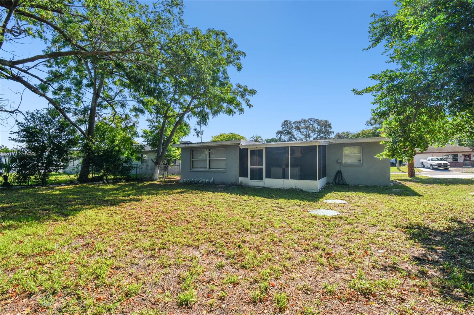 11011 PICKERING LN — photo 25