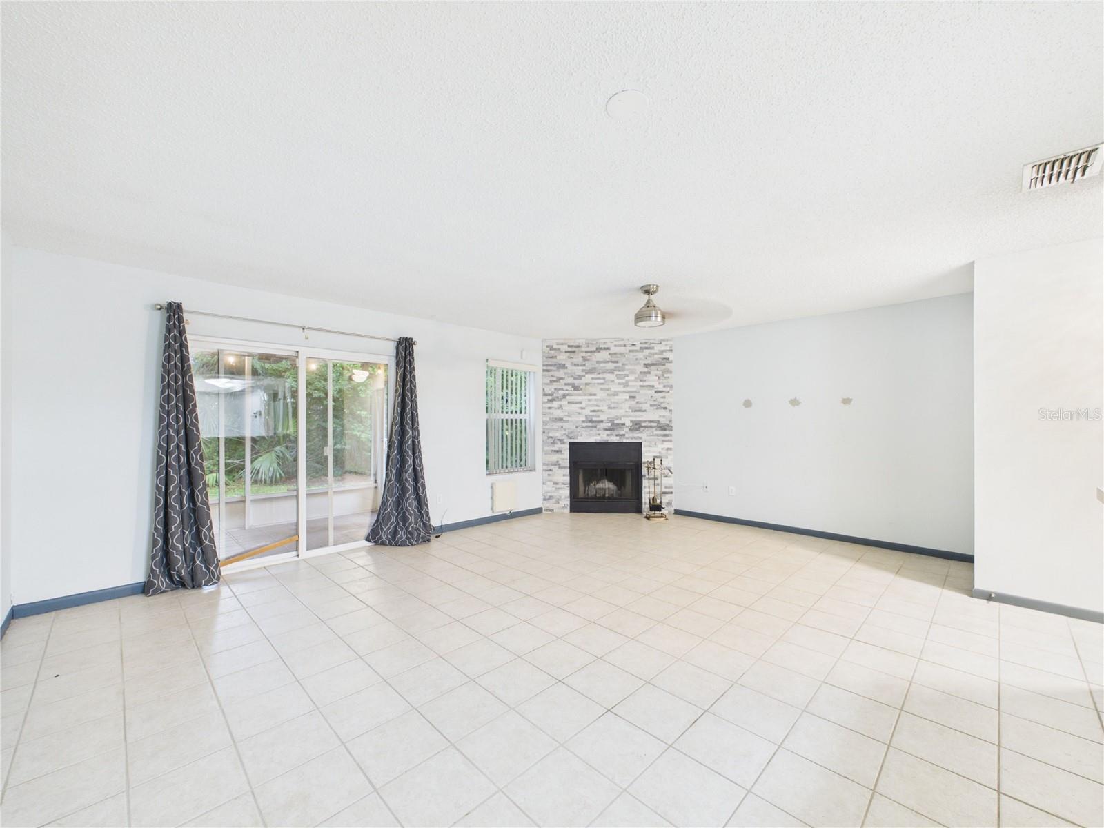 11239 CEDAR HOLLOW LN — photo 11