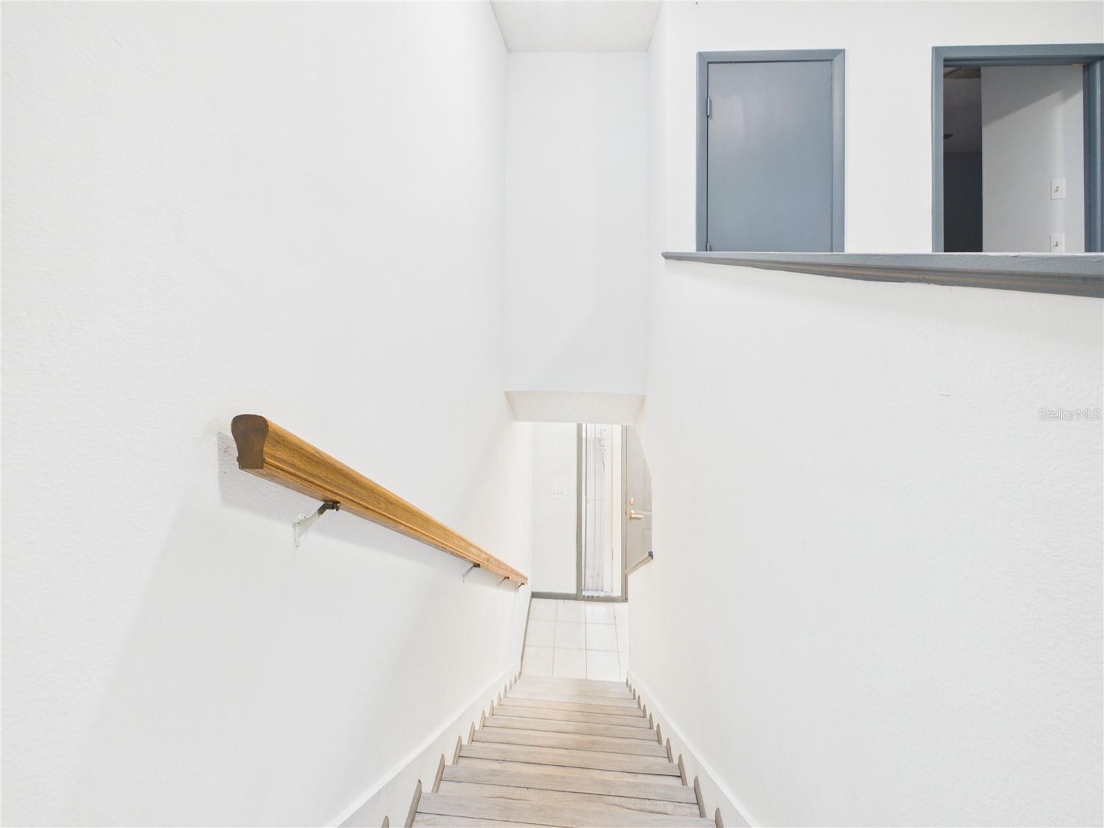 11239 CEDAR HOLLOW LN — photo 33