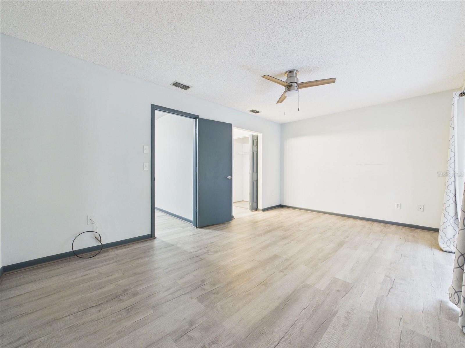 11239 CEDAR HOLLOW LN — photo 22