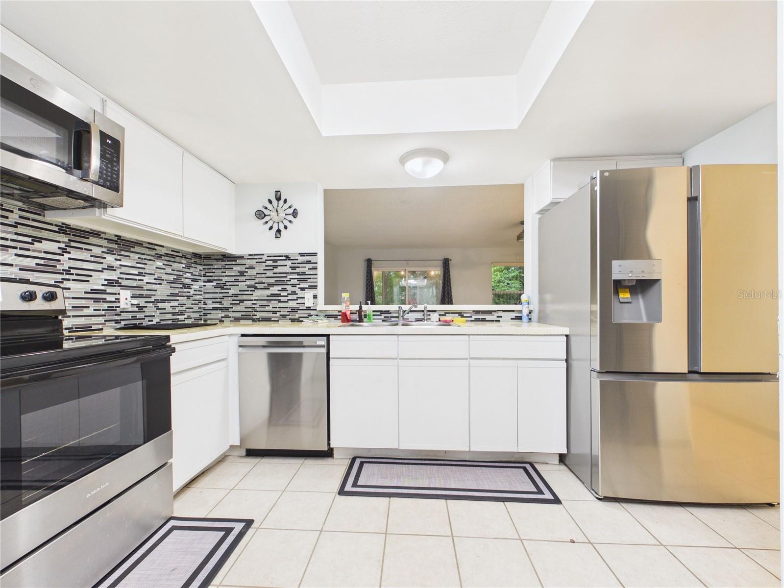 11239 CEDAR HOLLOW LN — photo 16