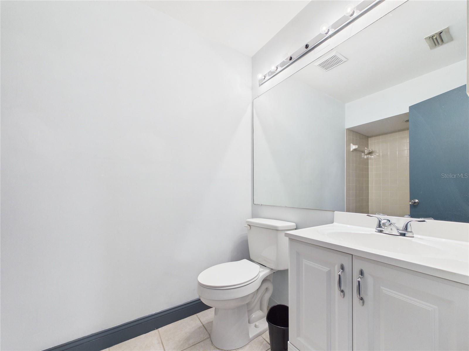 11239 CEDAR HOLLOW LN — photo 36