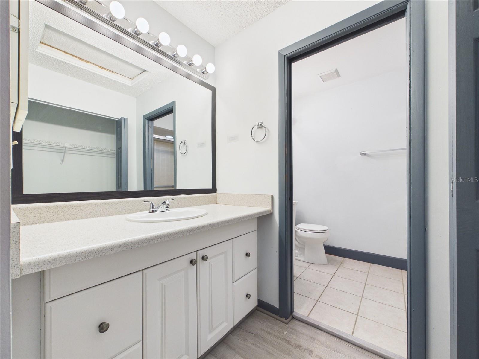 11239 CEDAR HOLLOW LN — photo 23