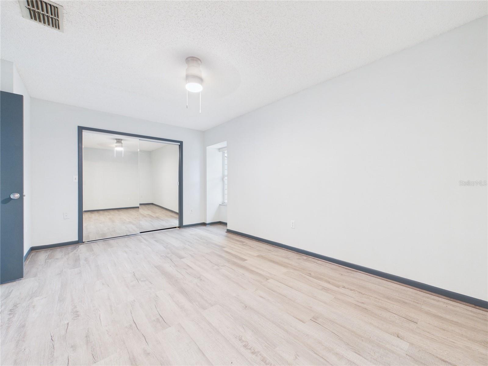 11239 CEDAR HOLLOW LN — photo 39