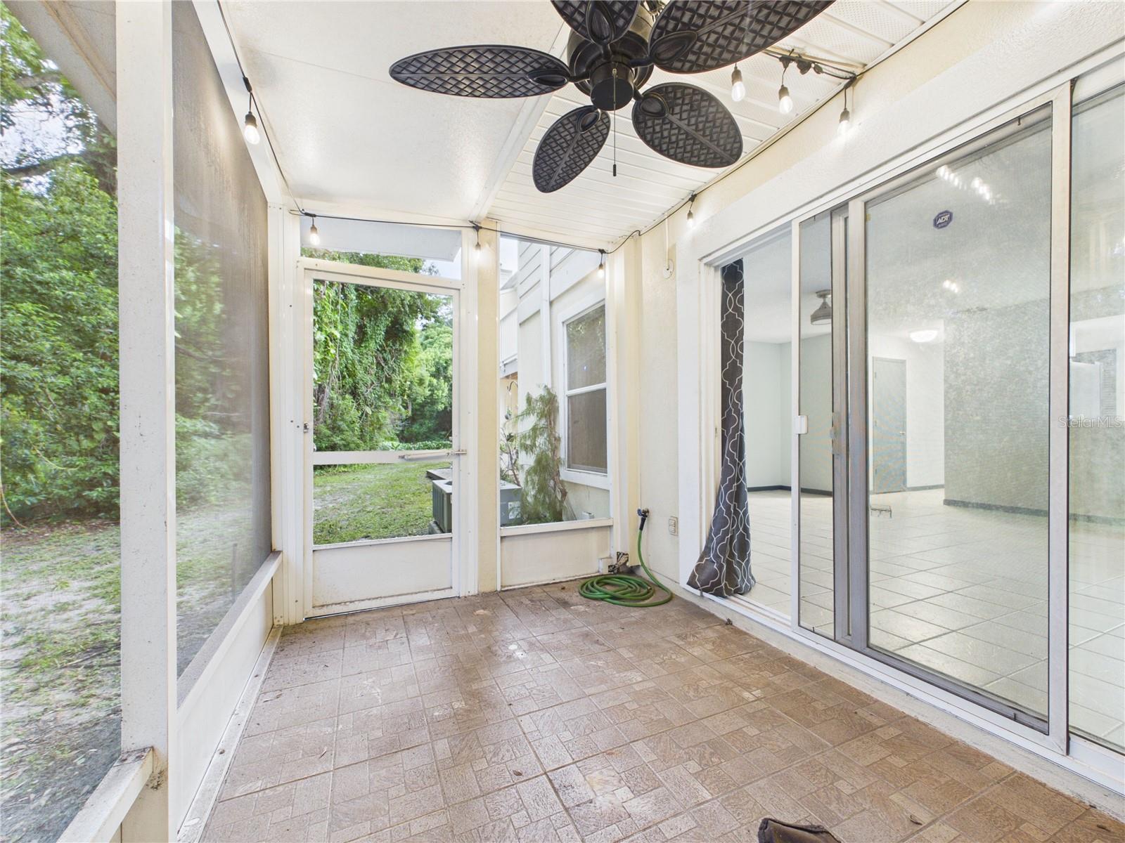 11239 CEDAR HOLLOW LN — photo 46