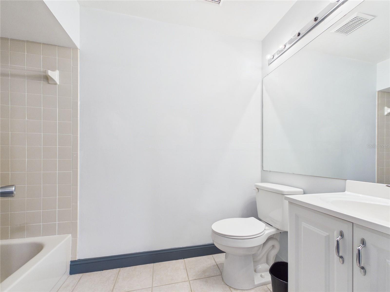 11239 CEDAR HOLLOW LN — photo 38