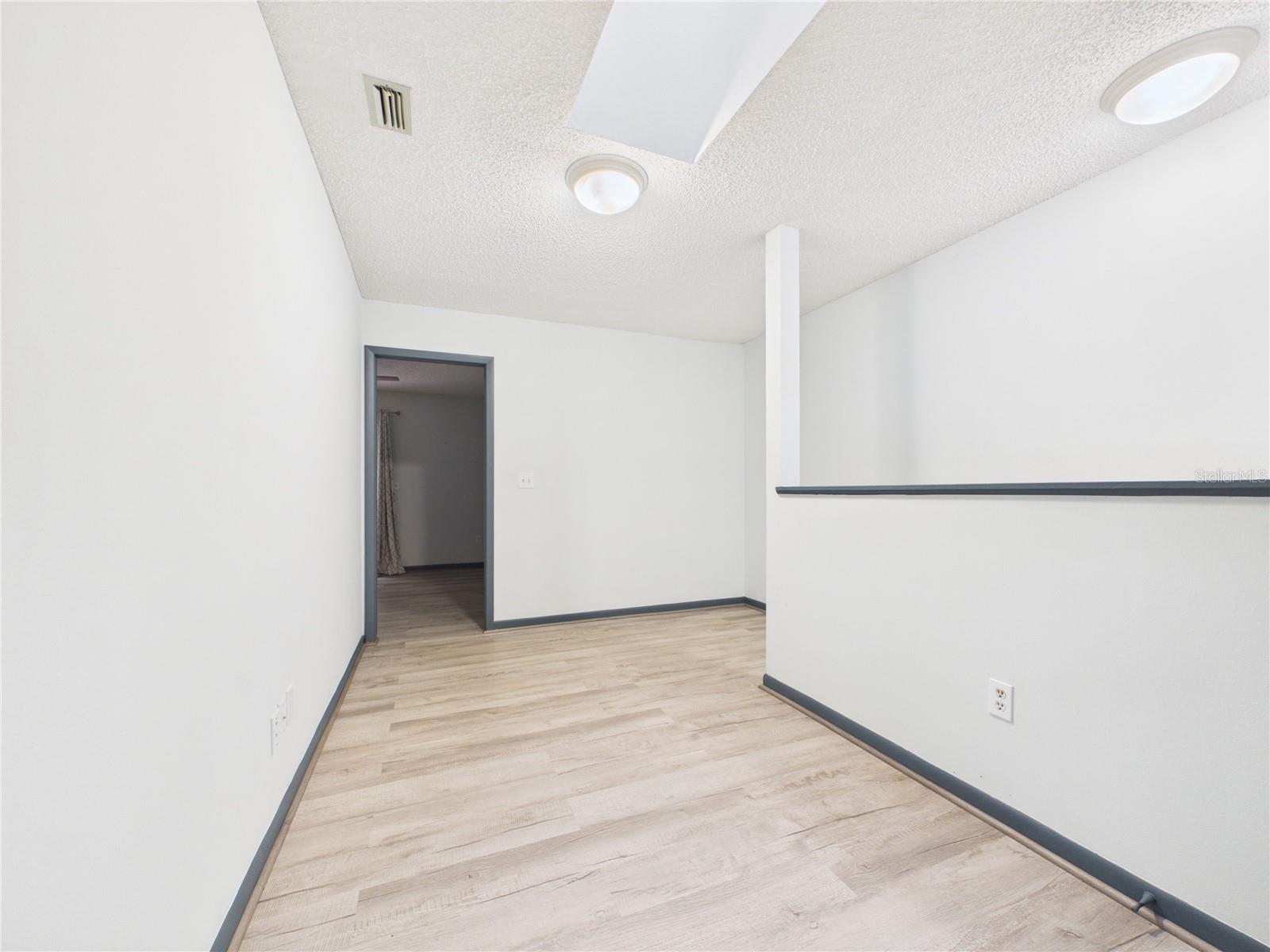 11239 CEDAR HOLLOW LN — photo 40