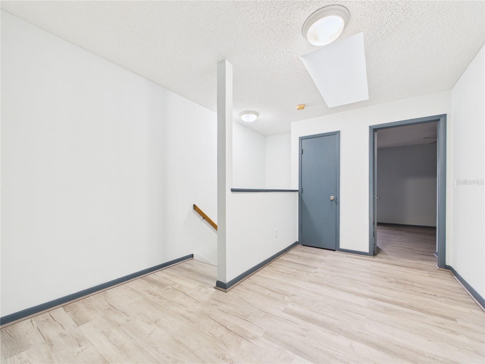 11239 CEDAR HOLLOW LN — photo 32