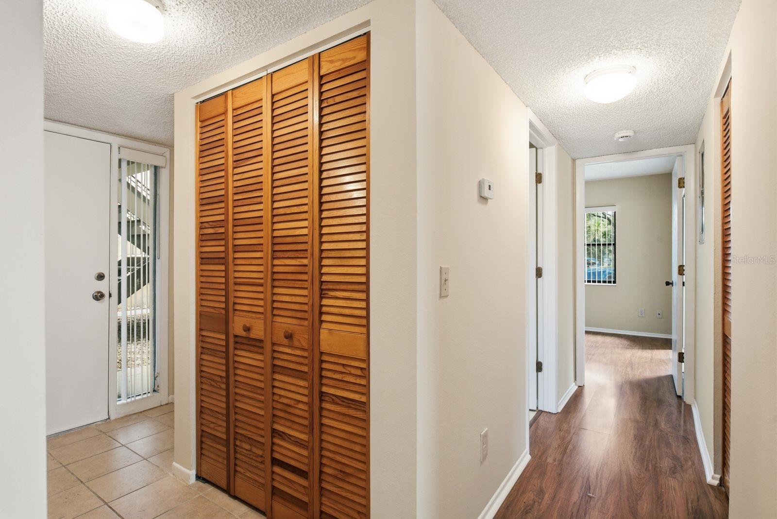 10 WOODLAKE PL — photo 6
