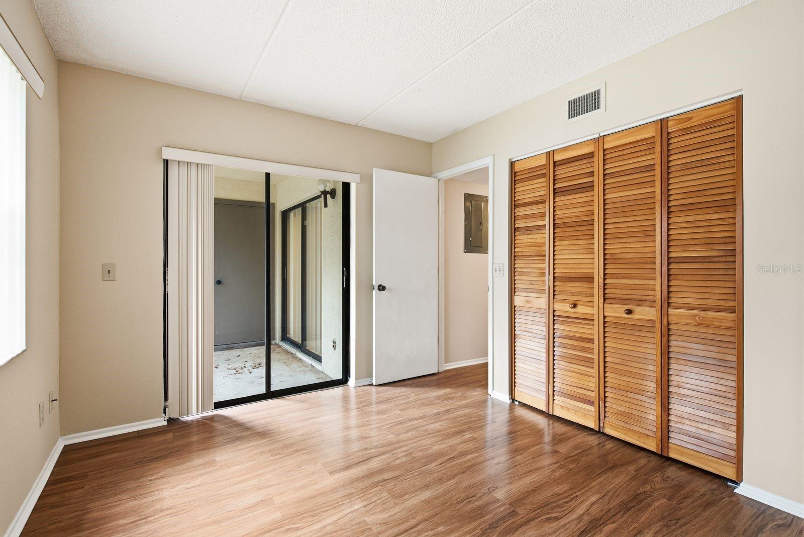 10 WOODLAKE PL — photo 21