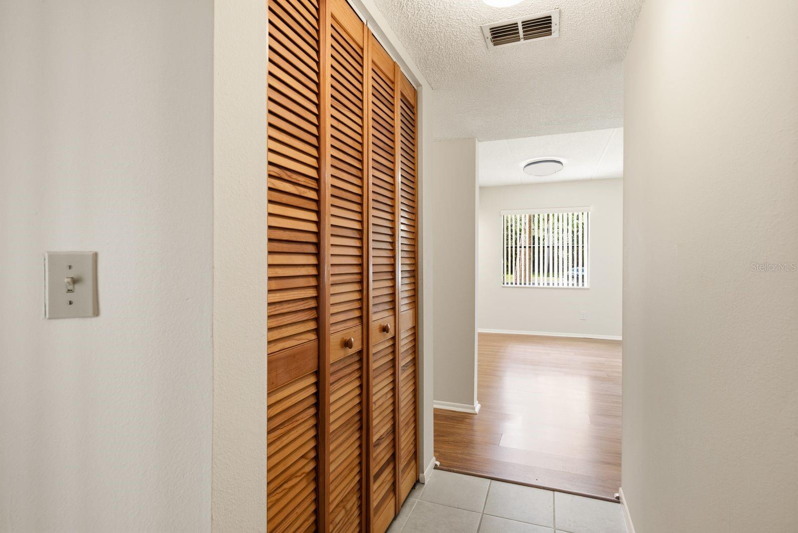 10 WOODLAKE PL — photo 8