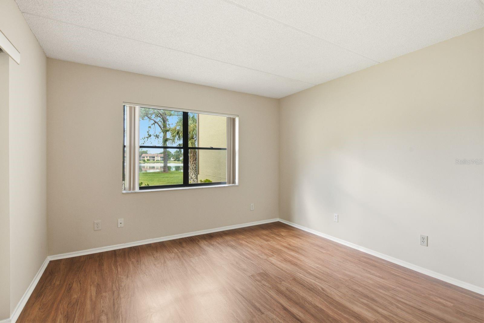 10 WOODLAKE PL — photo 23
